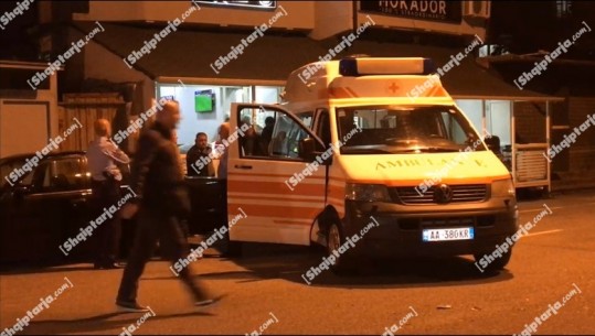 VIDEO/ Atentati në Shkodër, momenti kur trupi i 19-vjeçarit transportohet drejt morgut me ambulancë