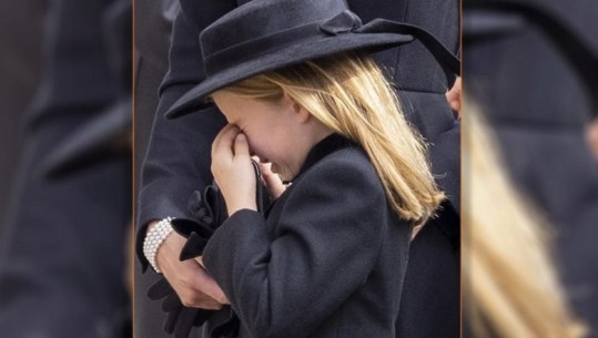Momenti prekës nga funerali i mbretëreshës, Princesha Charlotte shpërthen në lot (FOTO)