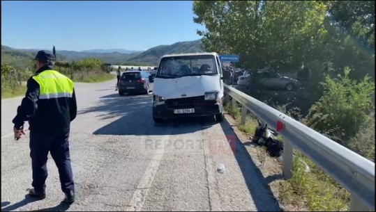 Aksident me vdekje në aksin rrugor Elbasan-Peqin! Furgoni përplas motorin, humb jetën drejtuesi