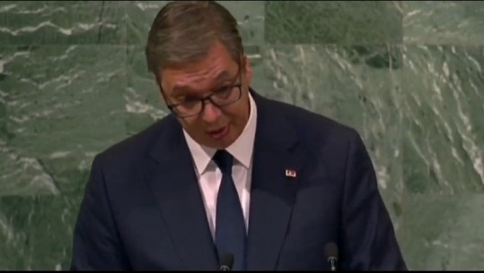 VIDEOLAJM/ Vuçiç thotë ‘rroftë Serbia’ në OKB, përthyesi ‘shpërthen’ në të qeshura