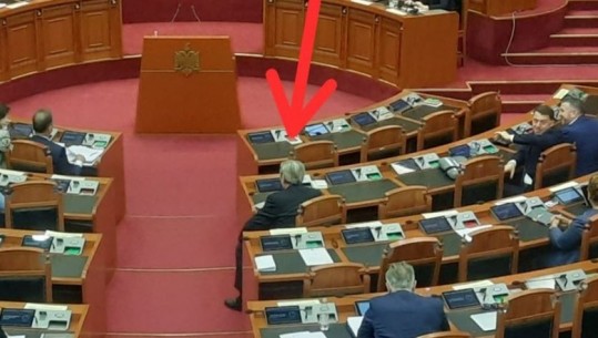 Berisha ‘kalon' me Partinë Socialiste: Nuk përfaqësoni më të majtët! I përgjigjet Balla: Ti PS-së i ha atë...
