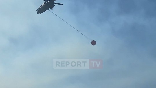 Zjarri i përmasave të mëdha në Kaninë të Vlorës, nis ndërhyrja me helikopter