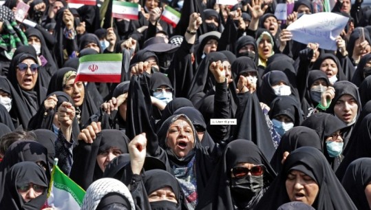 Rregullat për hixhabin, 35 të vdekur nga protestat në Iran