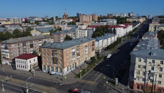 Sulm me breshëri plumbash në një shkollë në Rusi, vriten 13 persona! Mes tyre 7 fëmijë, dhjetëra të plagosur