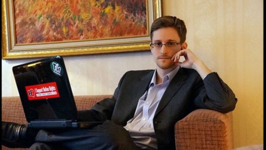 Putin i jep shtetësinë ruse ish-kontraktorit të NSA, Edward Snowden