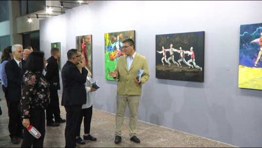Azem Kuçana ekspozon ‘Eposin e Kreshnikëve’, motivet e lashta rikthehen në vepra arti! Piktori: U rrita me eposin dhe baladat