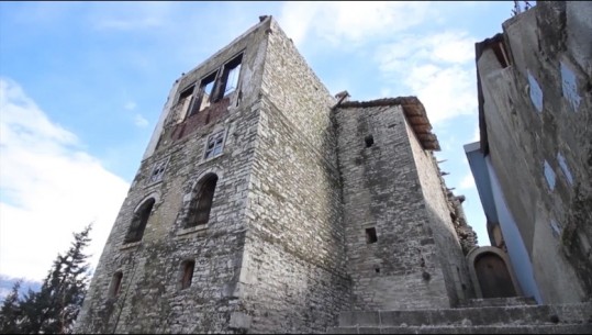 Shtëpia e Musine Kokalarit mbetet gërmadhë, trashëgimtarët ‘mbajnë peng’ kthimin e saj në muze