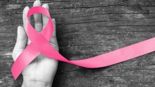 Tetori rozë, muaji i ndërgjegjësimit për kancerin e gjirit! Ministrja e Shëndetësisë dhe Luiza Gega mesazh sensibilizues: Bëj mamografinë, vrapo për jetën