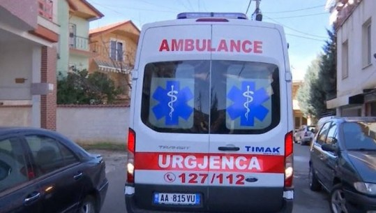 11-vjeçarja rrëzohet nga kati i katërt i pallatit, transportohet me helikopter drejt Tiranës