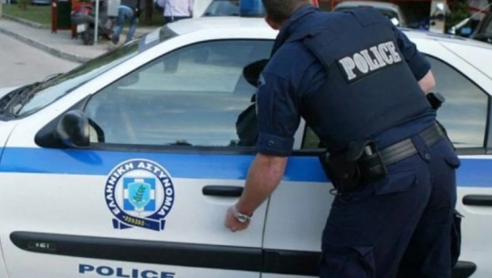 Shqiptari dhe Moldavi prej 3 vitesh rrjet prostitucioni në mes të Athinës, 9 persona në pranga