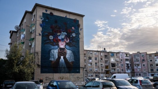 Muralja nga Tirana pretendente për çmimin e parë botëror nga Street Art Cites! Henril Çule: Kryeqyteti ka hyrë në hartën e muraleve me famë botërore