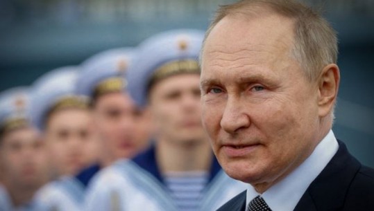 Vladimir Putin feston sot datëlindjen, ja sa vjeç mbush njeriu që po provokon Luftën e Tretë Botërore