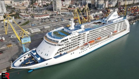 Kroçierja 'Seven Seas Voyager' sjell në Portin e Durrësit 558 turistë të huaj, kryesisht nga SHBA