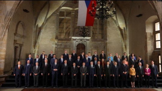 Takimi i Komunitetit Politik Evropian, Rama publikon fotogalerinë me të gjithë liderët evropianë: Projekt që na bën bashkë