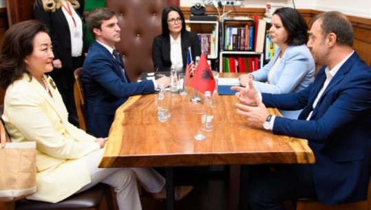 Takimi me Shalsin dhe Kotin, ambasadorja Kim: Folëm për rritjen e investimeve amerikane në Shqipëri! Investitorët të jenë të bindur se gjykatat bazohen në ligj