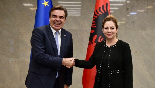 Zv. Presidenti i Komisionit Europian viziton Tiranën, Ministrja Xhaçka: Garantuam se Shqipëria është e përkushtuar për të punuar në fushat e sigurisë dhe migracionit  
