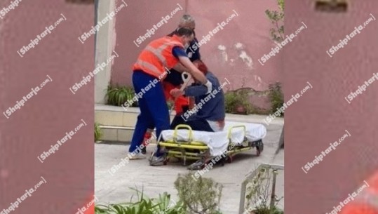 E rëndë në Durrës, gruaja plagos bashkëshortin, 78-vjeçari i kthehet me sende të forta! Shkak debatet e vazhdueshme për legalizimin e banesës (EMRAT) 