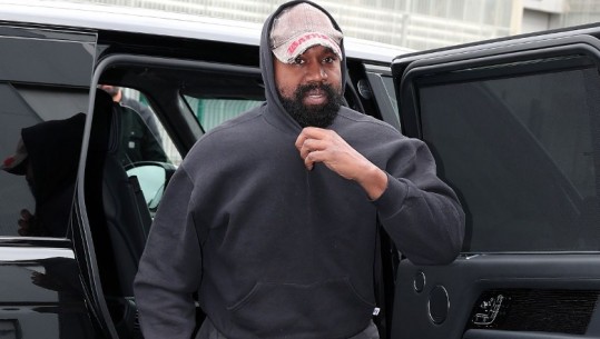 Kanye West paditet nga dy ish-punonjëset e akademisë së tij për diskriminim racor