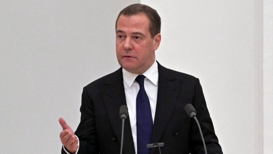 Ukraina shpall në kërkim Dmitry Medvedev