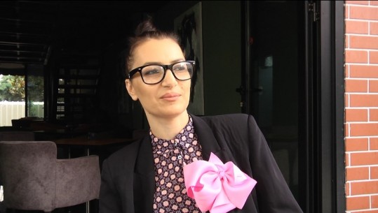 Gazetarja që për 4 vjet mposhti kancerin e gjirit! 34 vjeçarja tregon ‘ferrin’ me sëmundjen e rëndë