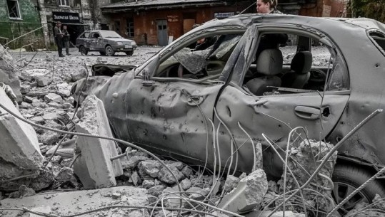 Sulmet në Zaporzhzhia, gjenden 15 trupa të pa jetë nën rrënoja