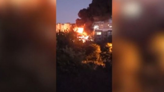 Rrëzohet avioni ushtarak në Rusi, 2 të vdekur dhe 15 të plagosur! Merr flakë një karburant (VIDEO)