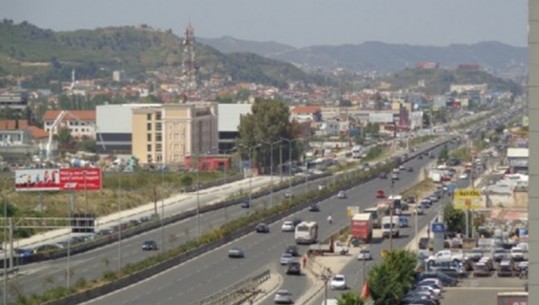  Punime në autostradën Tiranë-Durrës për 25 ditë, ARRSH zbulon si do të devijohet trafiku: Do të punohet me njërën korsi, tjetra do të jetë e lirë