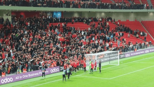 Sendet e hedhura në fushë nga tifozët, FSHF gjobitet nga UEFA me shumën e majme