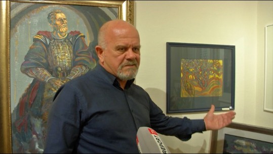 ‘Dy shokët’, miqësia 55- vjeçare e Adrian Devollit e Kujtim Abdit, koleksionisti kthen apartamentin në galeri, piktori: Këtu flisnim për veprat e ndaluara