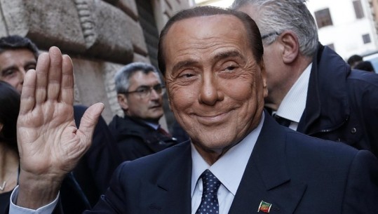 Mori 20 shishe vodka nga Putin, KE: Berlusconi ka shkelur sanksionet ndaj Rusisë, dhuratat nuk bëjnë përjashtim