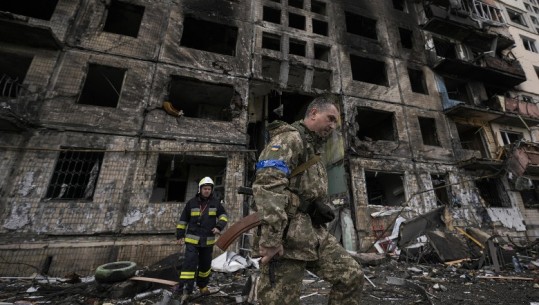 Kievi: Gjetëm trupat e 111 civilëve në llogore në Lyman