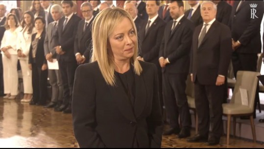 Giorgia Meloni, betohet tek presidenti Mattarella duke u bërë Kryeministrja e parë grua në historinë e Republikës Italiane!