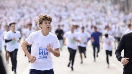 Edicioni i 6-të i Maratonës së Tiranës, nisi mëngjesin e sotëm me 'Fun Run' për nxënësit e shkollave, nesër gara e madhe 
