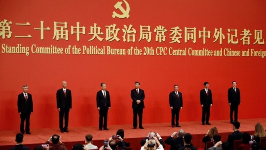 Xi Jinping në gjurmët e diktatorit Mao Ce Dun, merr mandatin e tretë dhe bëhet lideri i dytë më jetëgjatë në Kinë
