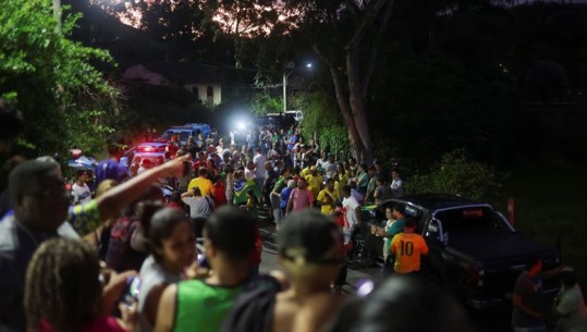 Shkuan për ta arrestuar, politikani brazilian u hedh granatë punonjësve të policisë