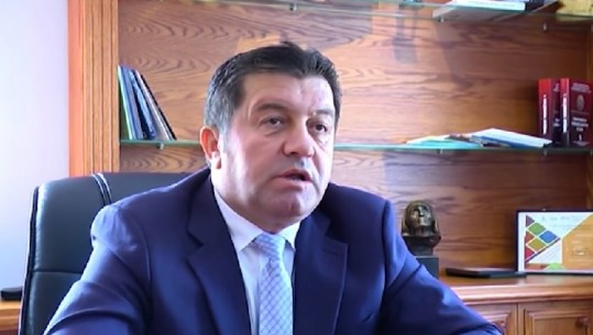 U dënua me 3 vite burg për tjetërsim pronash, pas disa orësh në kërkim dorëzohet në Policinë e Lezhës ish-kryebashkiaku i Lezhës Fran Frrokaj