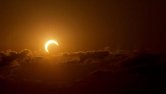 Sot në disa pjesë të botës eklipsi i pjesshëm diellor, i fundit i vitit 2022! Ku mund të shijohet fenomeni i veçantë