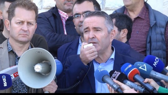 Kovaçi mbledh prapë pedagogët në protestë: Sërish bojkot i mësimit, duhet një platformë e re universitare