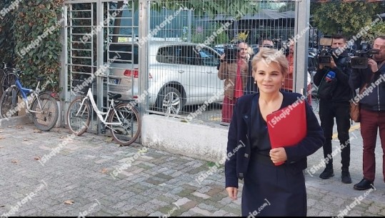 Me dosje të kuqe në dorë, Kryemadhi thirret në SPAK për inceneratorin e Elbasanit: Dorëzova prova të reja për mashtrime dhe vjedhjen e parave