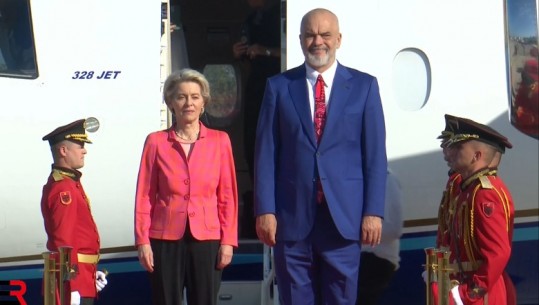 Presidentja e Komisionit Europian mbërrin në Tiranë, pritet me ceremoni zyrtare nga Rama (VIDEO)