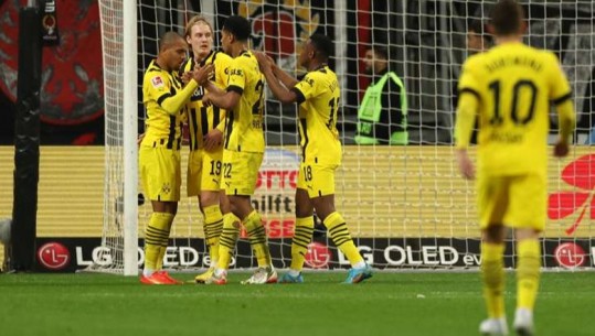 VIDEO/ Dortmund në ndjekje të Bayern Munich, verdhezinjtë fitojnë me vështirësi në transfertën e Frankfurt