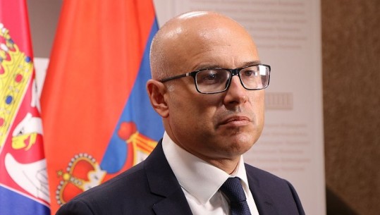 Sot nis faza e qortimit për targat në Kosovë, reagon ministri serb: Ne nuk luajmë me të tilla gjëra! Serbia nuk di jetë thes i grushtimit