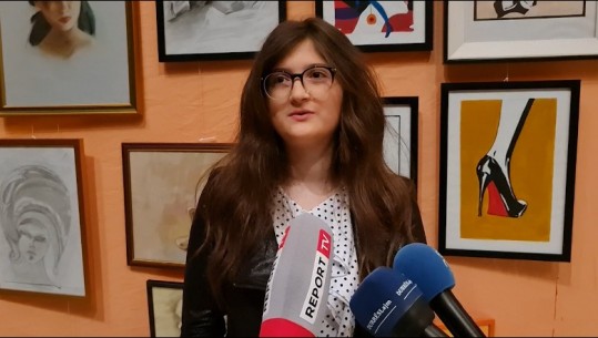 ‘Fisnikëria’, 17-vjeçarja ekspozitë me piktura në Durrës! Portrete e peisazhe, Sonja Mustafa tregon pasionin e saj 