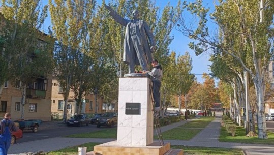 Moska rivendos statujën e Leninit në Melitopol pas 7 vitesh