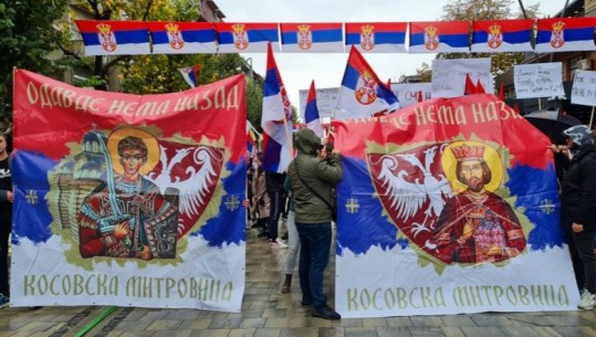 Nis protesta e serbëve në veri të Kosovës mes tensioneve për targat