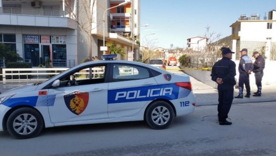 I kërkoi të ndalonte e të zbriste nga makina, shoferi i dehur qëllon policin në Vlorë