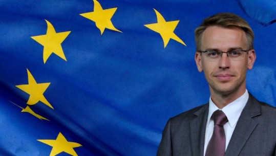 BE e shqetësuar për situatën në Kosovë, thirrje palëve për një zgjidhje evropiane