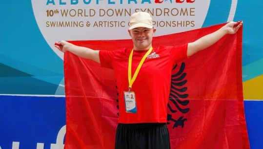 Gersi Troka, djali me sindromën down renditet në dhjetëshen si notari më i mirë në botë