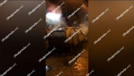 Vlorë/ Digjen dy makina gjatë natës në pronësi të një biznesmeni, zjarrvënia e qëllimshme! Ende nuk dihen shkaqet (VIDEO)