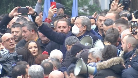 Protesta e Sali Berishës, Policia njofton masat: Ja rrugët që do bllokohen